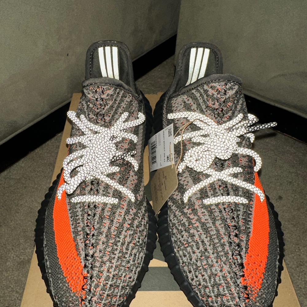 BNWT Yeezy 350 V2 Carbon Beluga - Picture 7 of 7